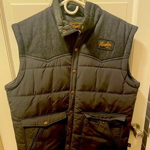 Howler Bros Rounder Vest. Like new, barely worn